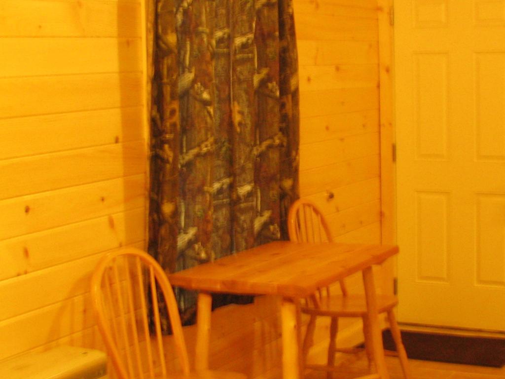 Pine Knoll Hotel Lakeside Lodge & Cabin Old Forge Oda fotoğraf