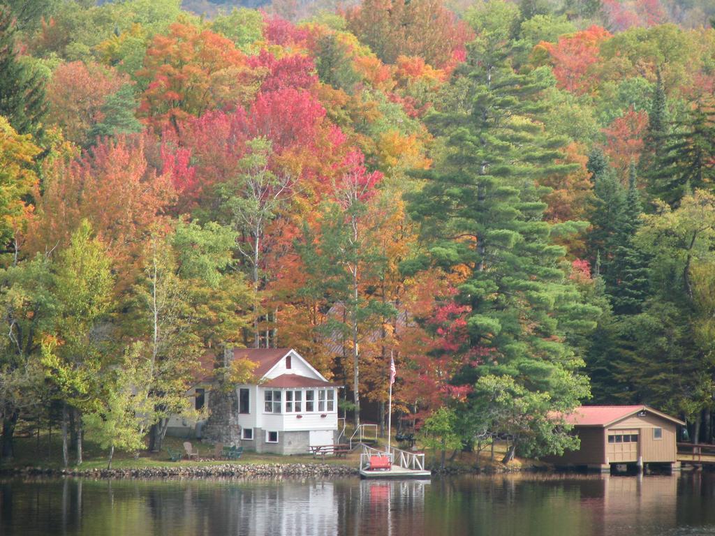 Pine Knoll Hotel Lakeside Lodge & Cabin Old Forge Oda fotoğraf